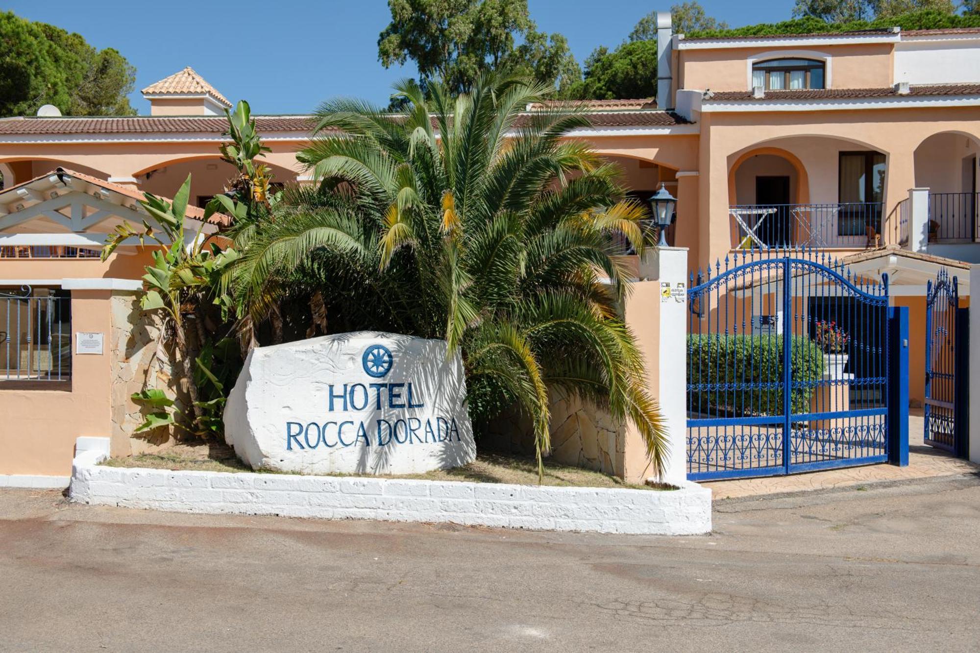 Amareclub Rocca Dorada Hotell Santa Margherita di Pula Exteriör bild
