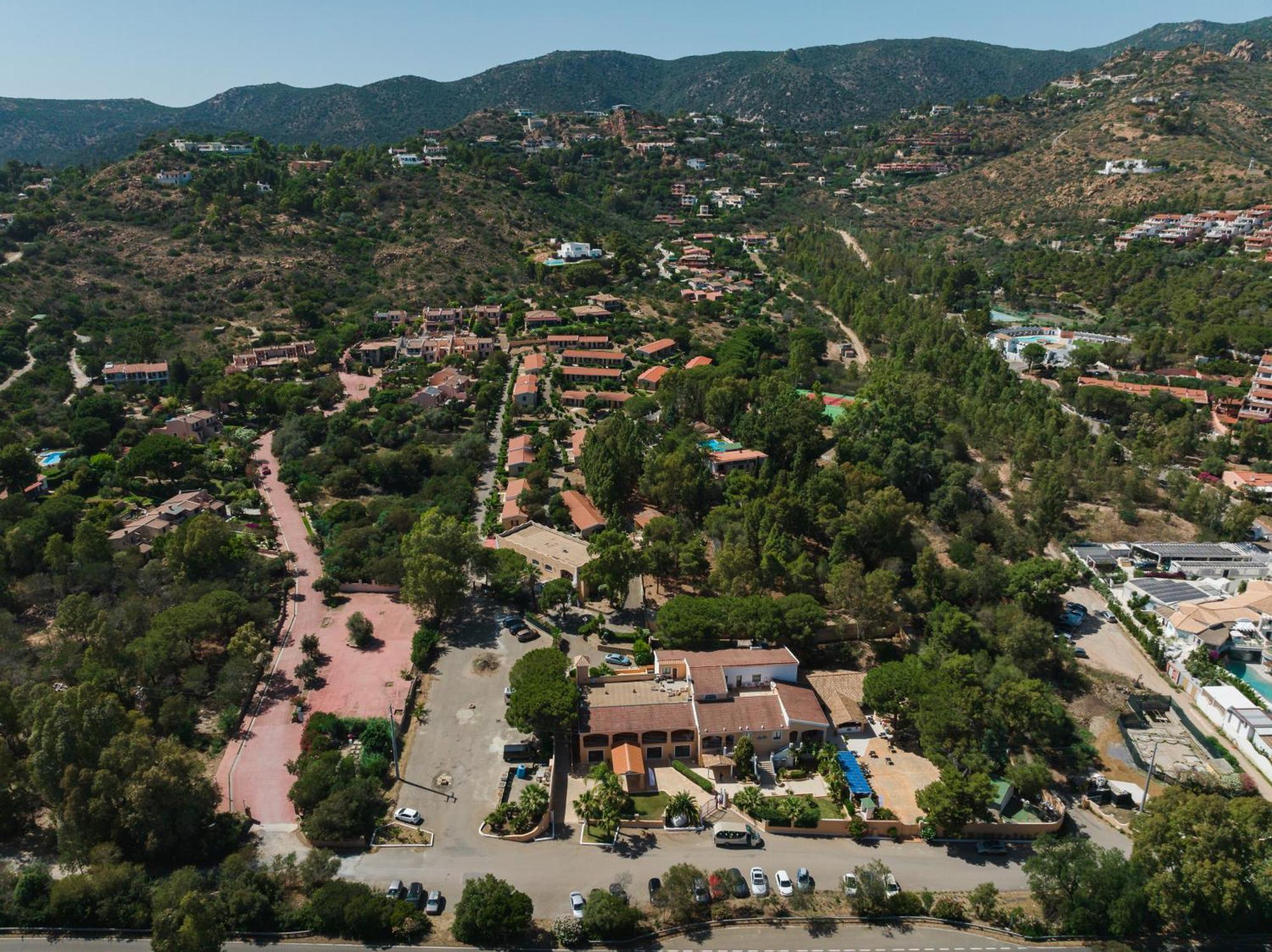Amareclub Rocca Dorada Hotell Santa Margherita di Pula Exteriör bild